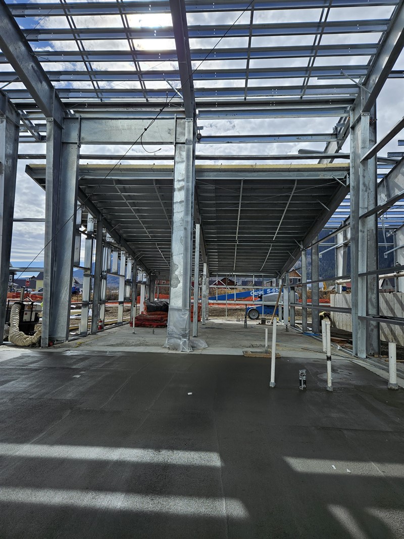 construction image of admin building